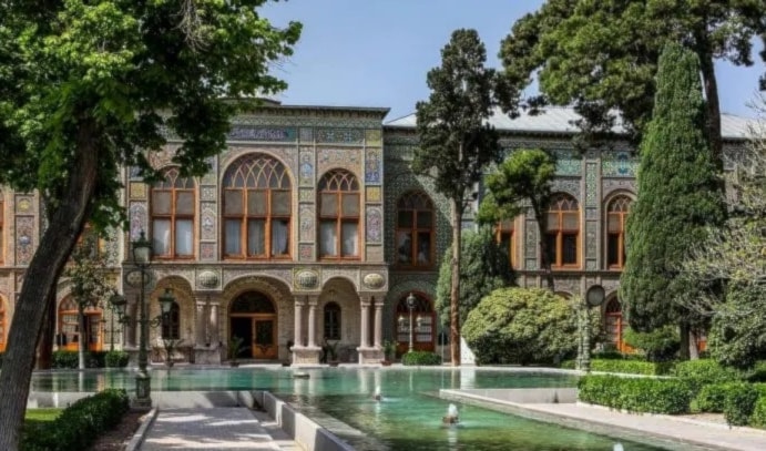 قصر جولستان التاريخي في طهران تحفة معمارية (من الويب)