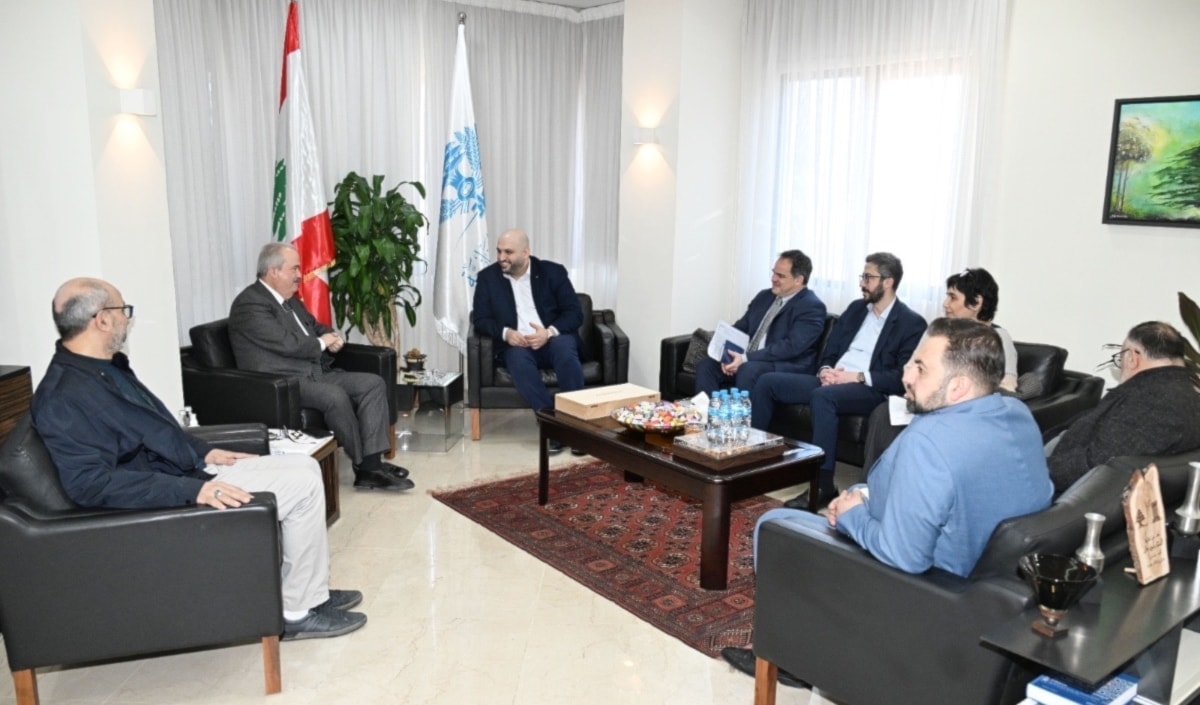 جابر مجتمعاً إلى وزير الصحة وفريق البنك الدولي (الوكالة الوكنية)