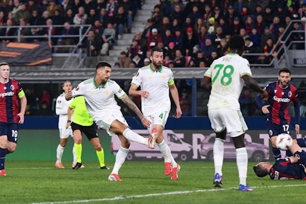 فرضَ روما الإيطالي التعادل على مضيفه ومواطنه بولونيا (1-1).