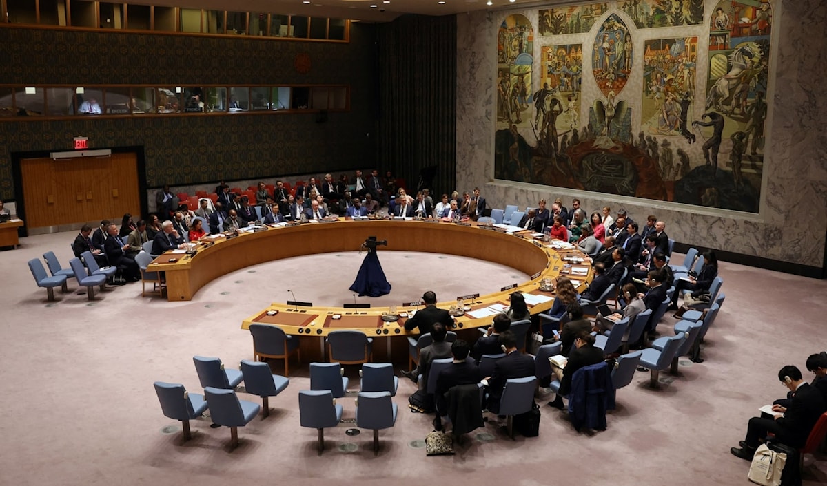 لم يقبل الجانب البحريني أي اقتراح روسي أو صيني لتصحيح نصه غير المتوازن (رويترز)