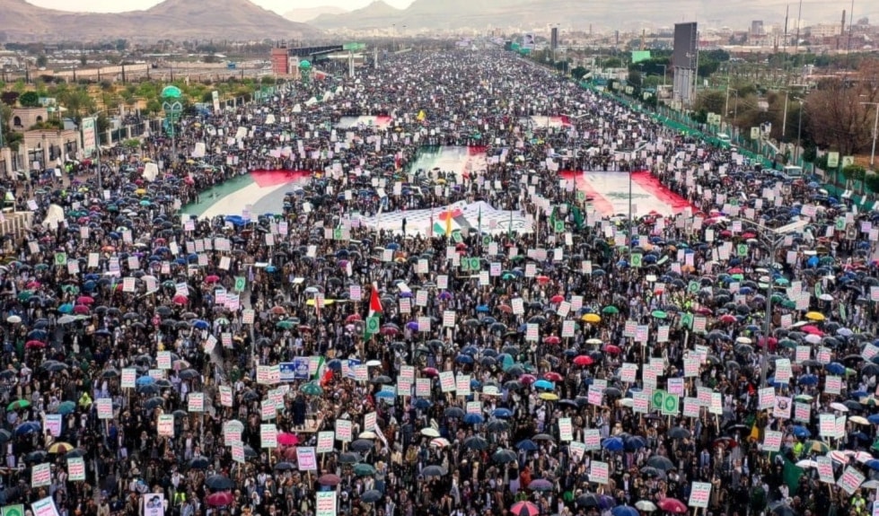 ميدان السبعين في صنعاء يمتلئ بالحشود (من الويب)