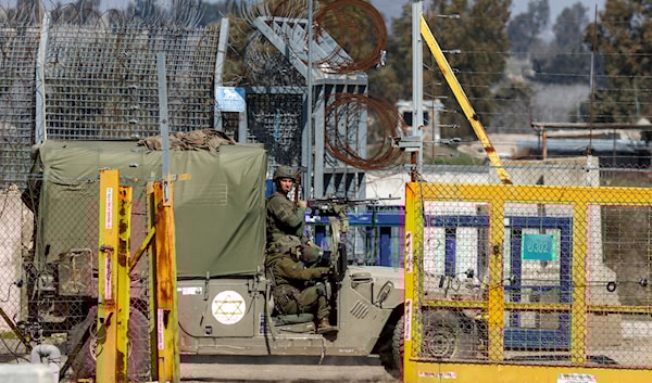 عمدت قوات الاحتلال إلى توقيف رعاة أغنام ونحّالين في حوض اليرموك (أ ف ب)