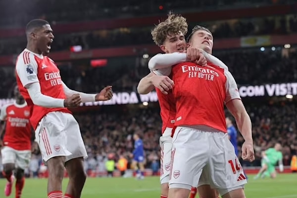 عززَ آرسنال صدارته للدوري برصيد 70 نقطة.