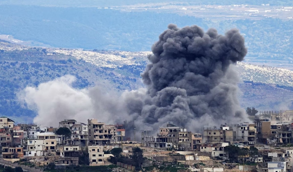 لا تلوح في الأفق حلولٌ سهلةٌ بالنسبة لإسرائيل، لا في إيران ولا في لبنان (أ ف ب)