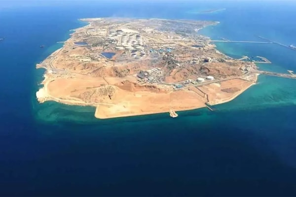 جزيرة خرج التي تصمد أمام التحديات منذ عشرات السنين (من الويب)