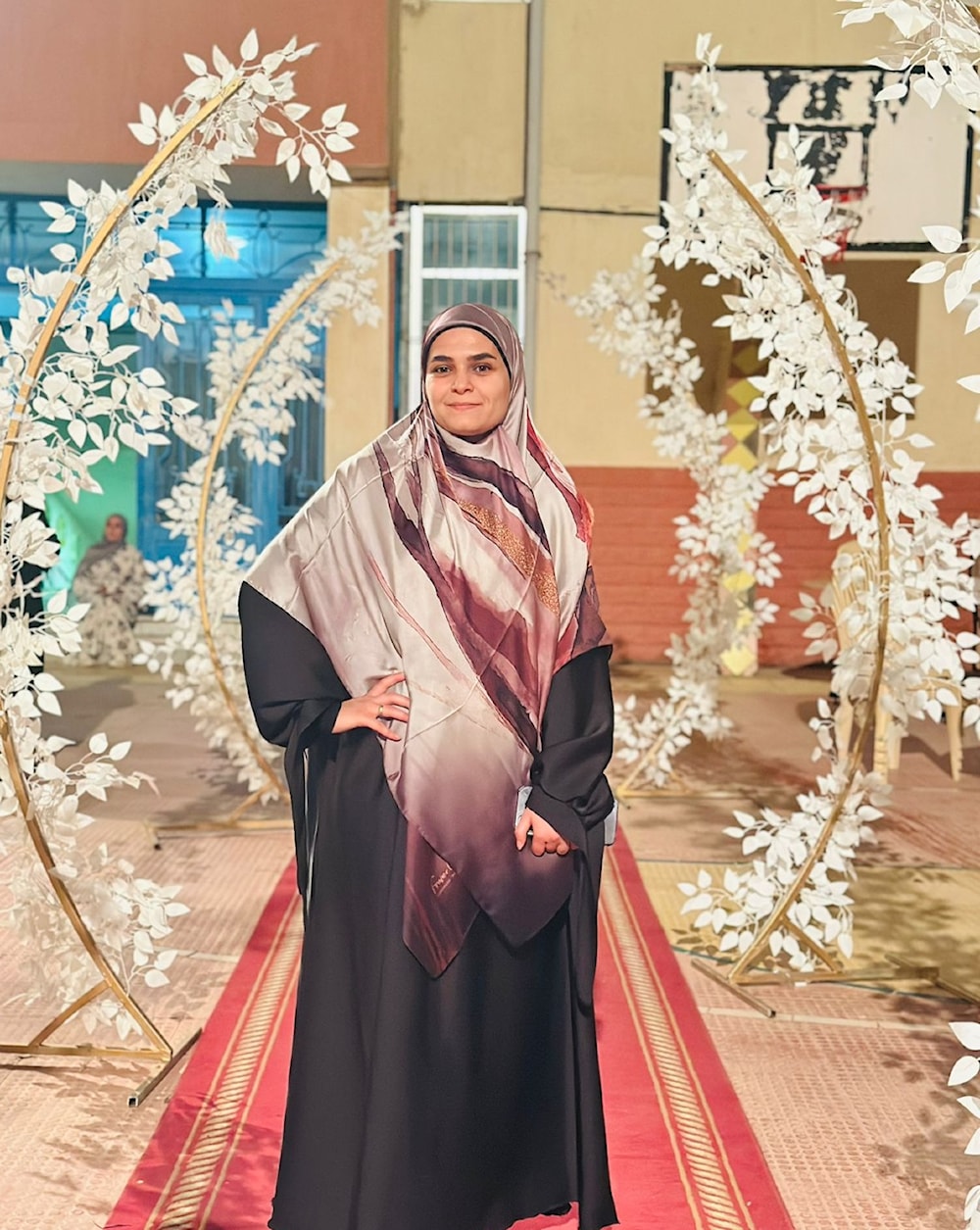 الأستاذة الشهيدة سارة القاضي في مناسبة اجتماعية (الأخبار)