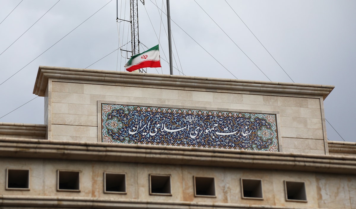 أكدت الخارجية الإيرانية استمرار العمل في السفارة الإيرانية في لبنان (مروان بو حيدر)