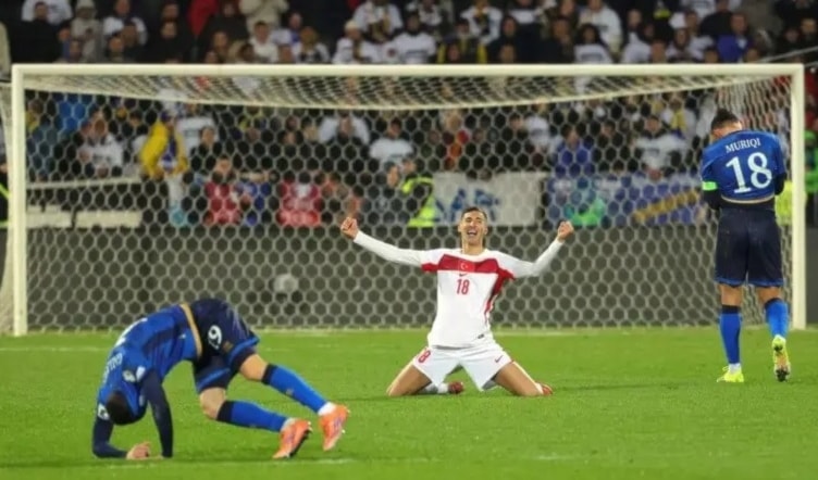 بلغَ منتخب تركيا نهائيات كأس العالم بعد تحقيقه الفوز على مستضيفه منتخب كوسوفو 1-0.