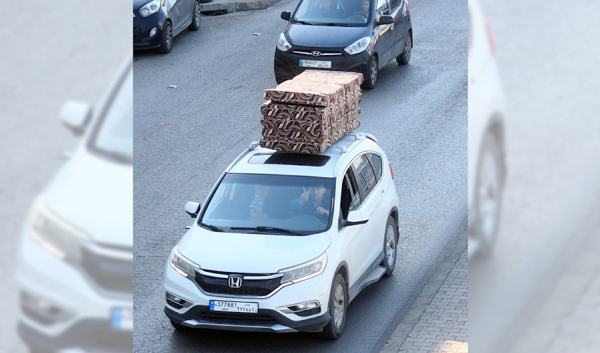 نازحون ينتقلون إلى  مناطق أكثر أمناً  (مروان بو حيدر)