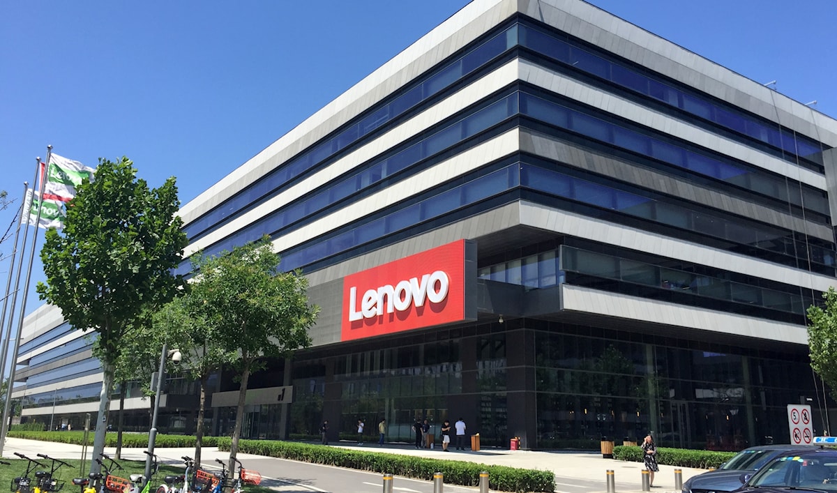 استعرضت «لينوفو» نموذجين لأجهزة ذكية موجهة لبيئات العمل.