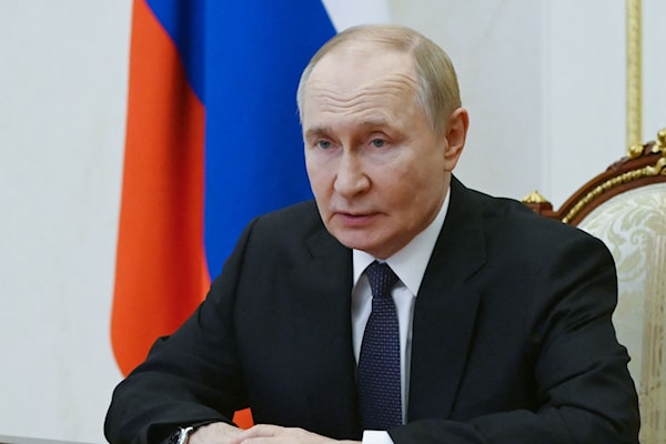 بوتين: نرفض استخدام القوة وسيلة لحل أي قضايا تتعلق بإيران (أ ف ب)