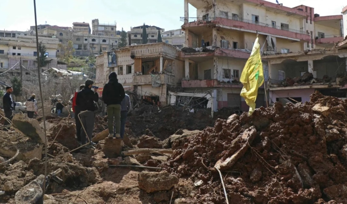 ساحة قرية النبي شيت بعد الاعتداءات الإسرائيلية فجر يوم الإثنين (من الويب)