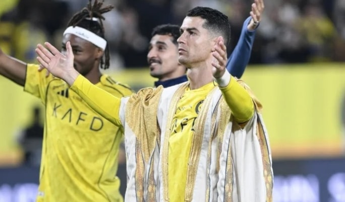 حاولَ رونالدو الصيام مع اللاعبين المسلمين في النصر العام الماضي، حيثُ صامَ يومَين ليعيش التجربة ذاتها ويفهَم معنى الصيام بشكلٍ أعمق.