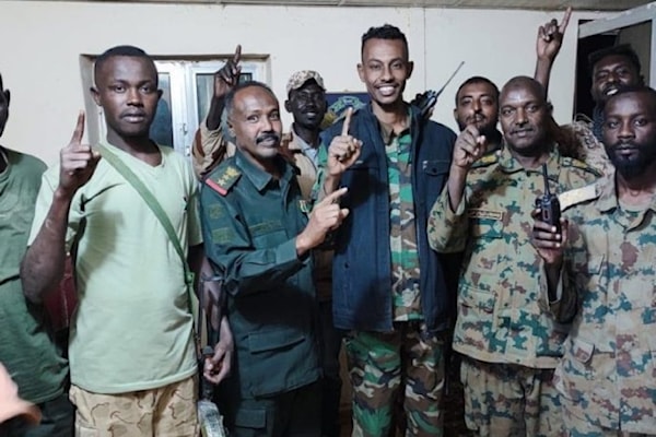 أعلن مقاتلون ينتمون إلى «الحركة الإسلامية» تأييدهم لإيران ودعمهم لها (من الويب)