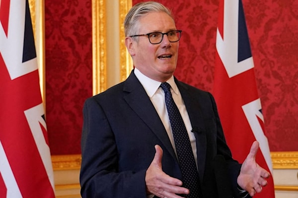 يواجه ستارمر انتقادات حادّة جراء سوء إدارته لهذه الأزمة المتصاعدة (من الويب)