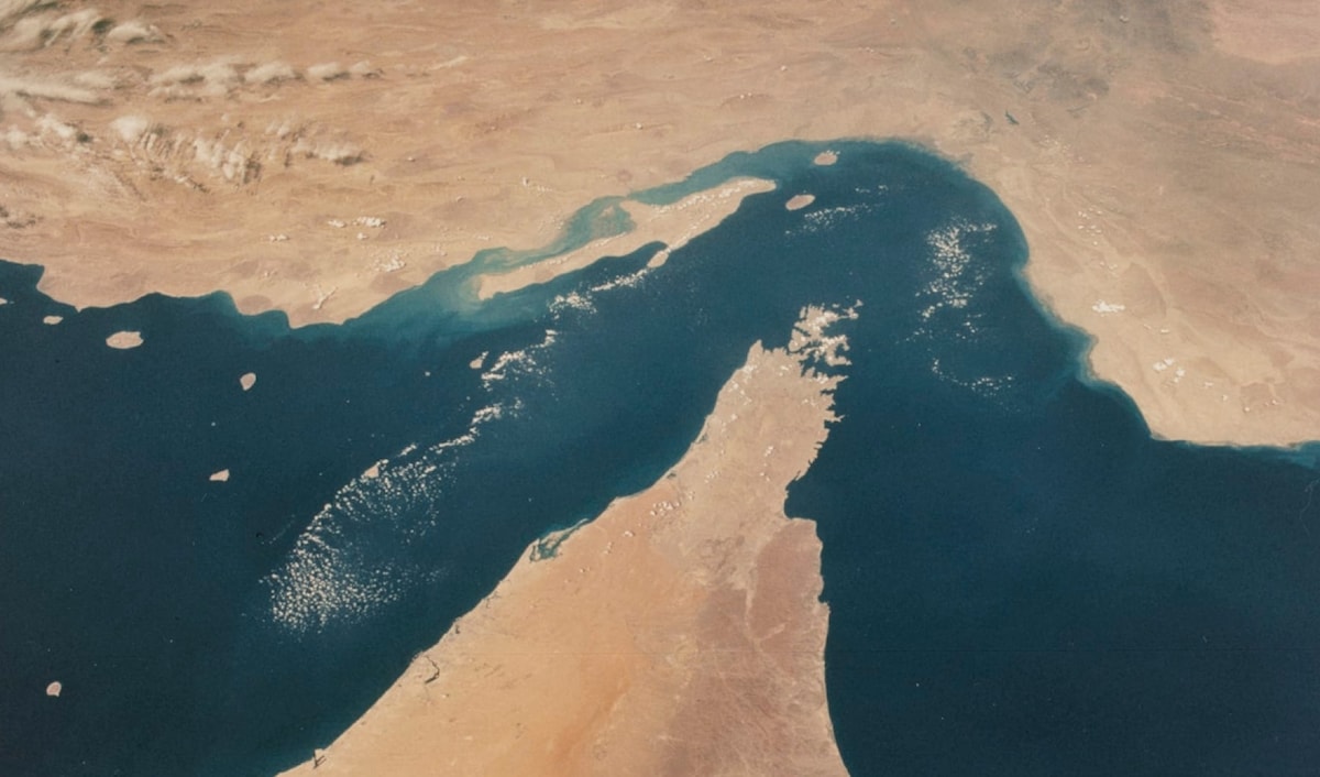 الصين ستضطر إلى الانخراط بشكل مباشر في إعادة فتح مضيق هرمز (من الويب)