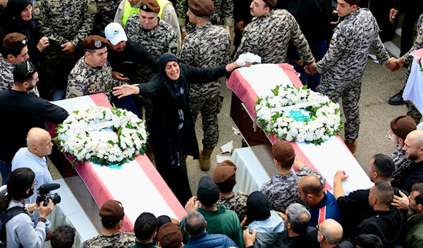 من تشييع شهداء أمن الدولة في صيدا أول من أمس (علي حشيشو)