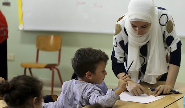 بدلاً من مقاربة أزمات القطاع المتراكمة تعيد المذكرة طرح مسألة ضبط خطاب المعلمين (هيثم الموسوي)