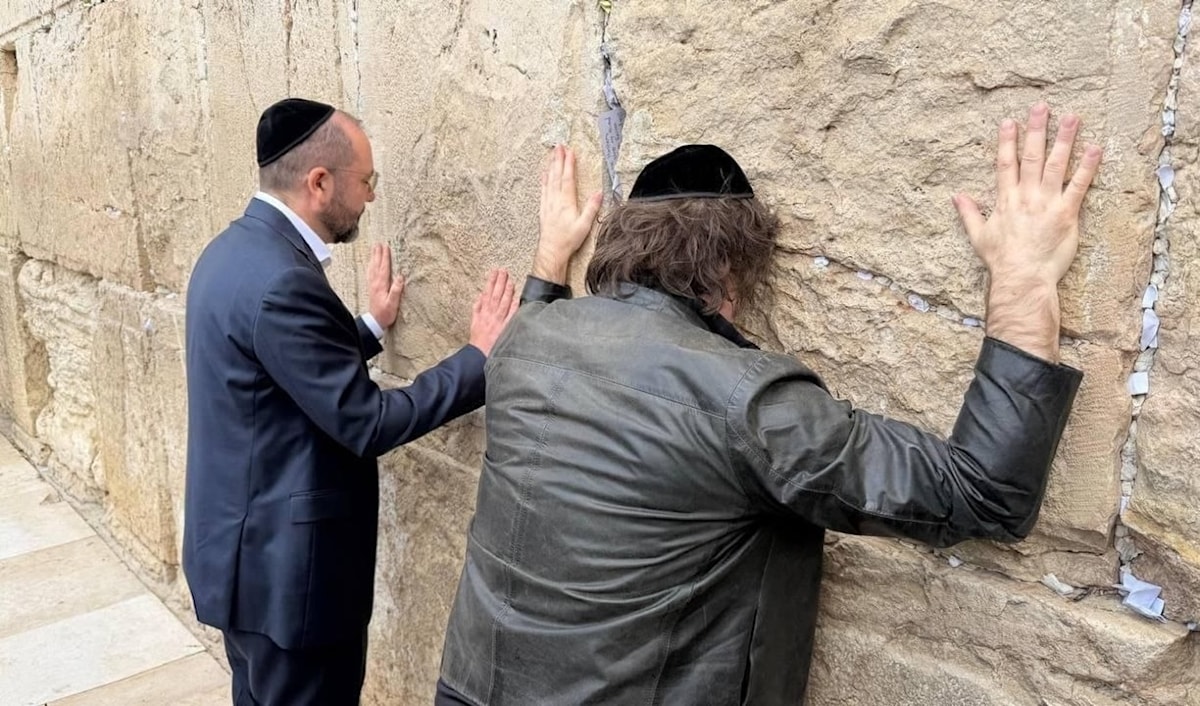 رئيس الأرجنتين يزور «حائط البراق» (من الويب)