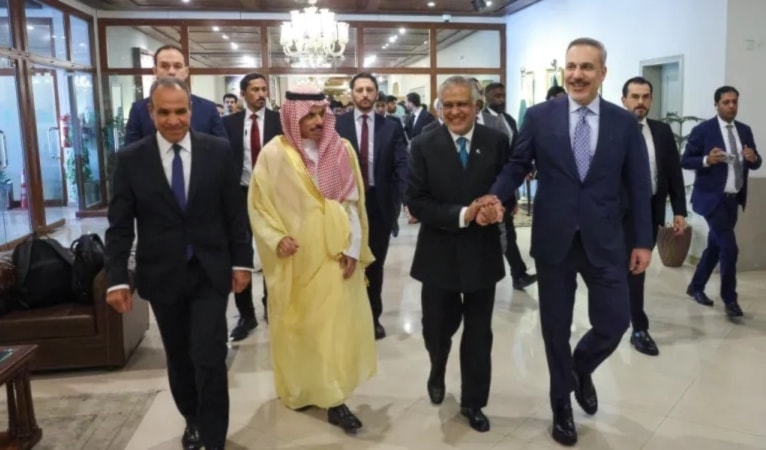 تحدّث عبد العاطي عمّا وصفه بـ«الاعتداءات الإيرانية» على دول الخليج خلال مشاركته في الاجتماع الوزاري الرباعي الذي عُقد في إسلام آباد (من الويب)