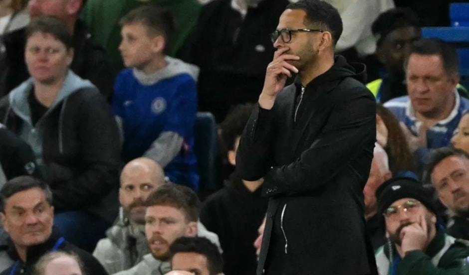 جاءت إقالة روسنير بعد يوم واحد من الهزيمة المهينة 3-0 أمام برايتون.