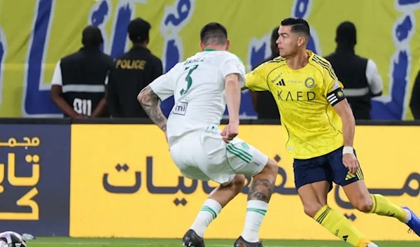 أخرج النصر الأهلي من المنافسة على اللقب وحصرها بالهلال الثاني برصيد 71 نقطة من 29 مباراة.
