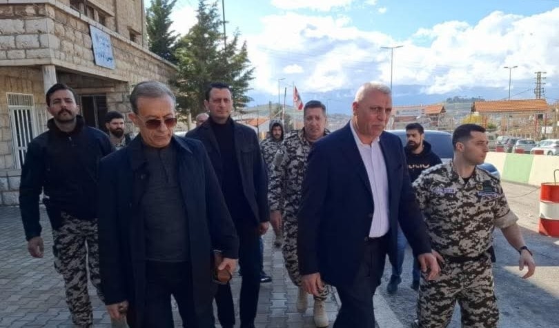 كان في استقبال شقير عدد من ضباط المنطقة (من الويب)