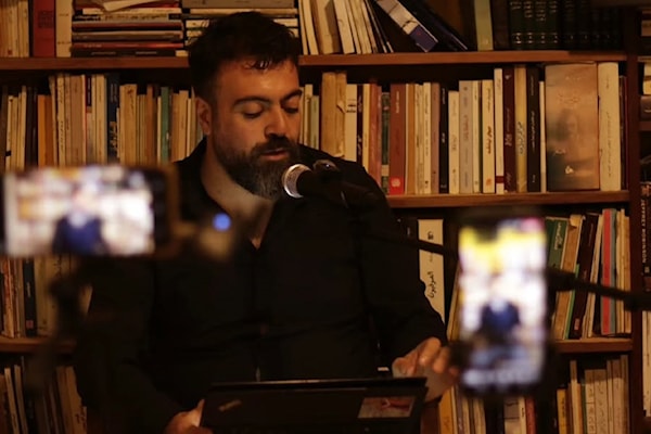 قعدة «صاج» على المسرح