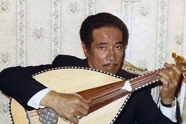 «مترو» يغنّي محمد الموجي