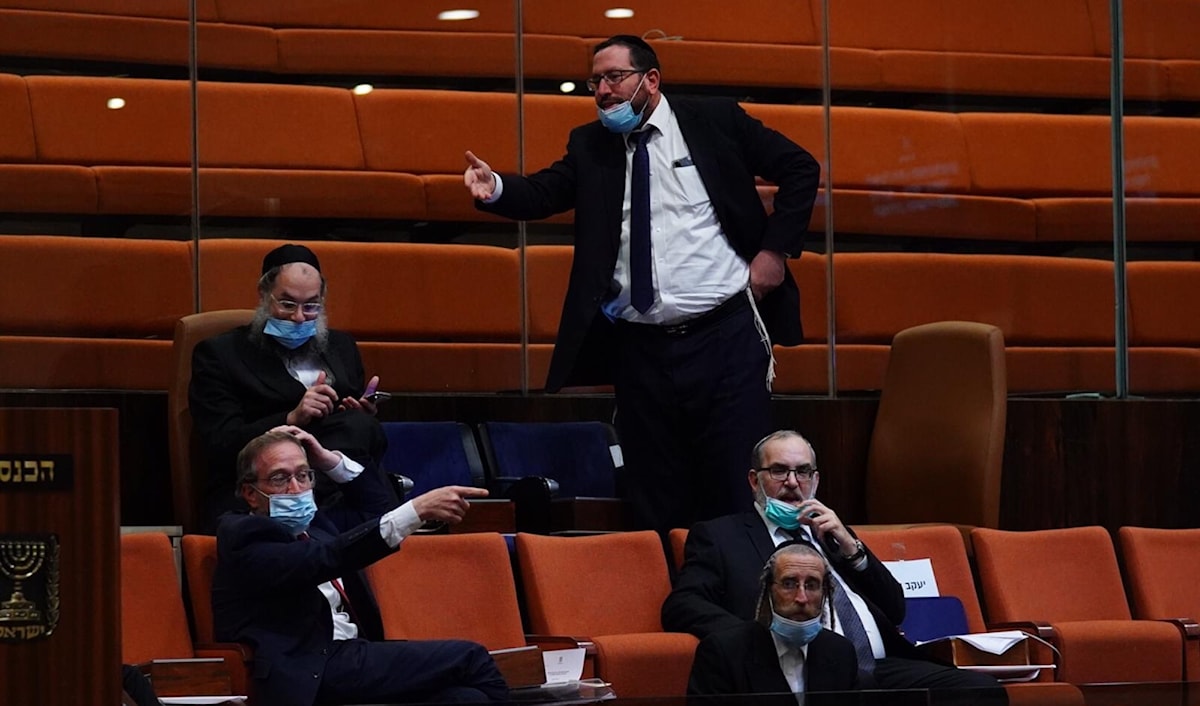 مالت الأحزاب «الحريدية»، وفي مقدمها «يهدوت هتوراة» و«ديجل هاتوراه»، إلى خيار الانتخابات المبكرة (من الويب)
