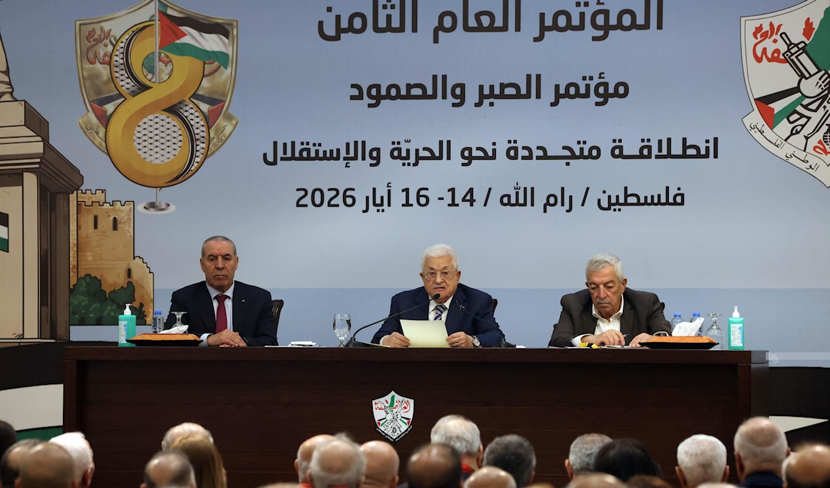 أكد عباس الالتزام بمبدأ النظام الواحد والقانون الواحد والسلاح الشرعي الواحد (وفا)