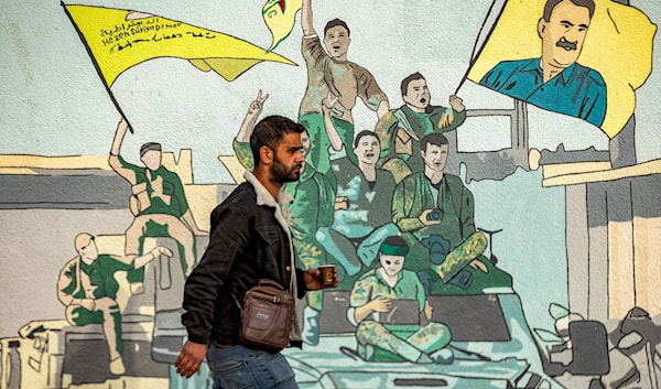 أكد عبدي وجود اتصالات مع أنقرة على المستوى الأمني (أ ف ب)