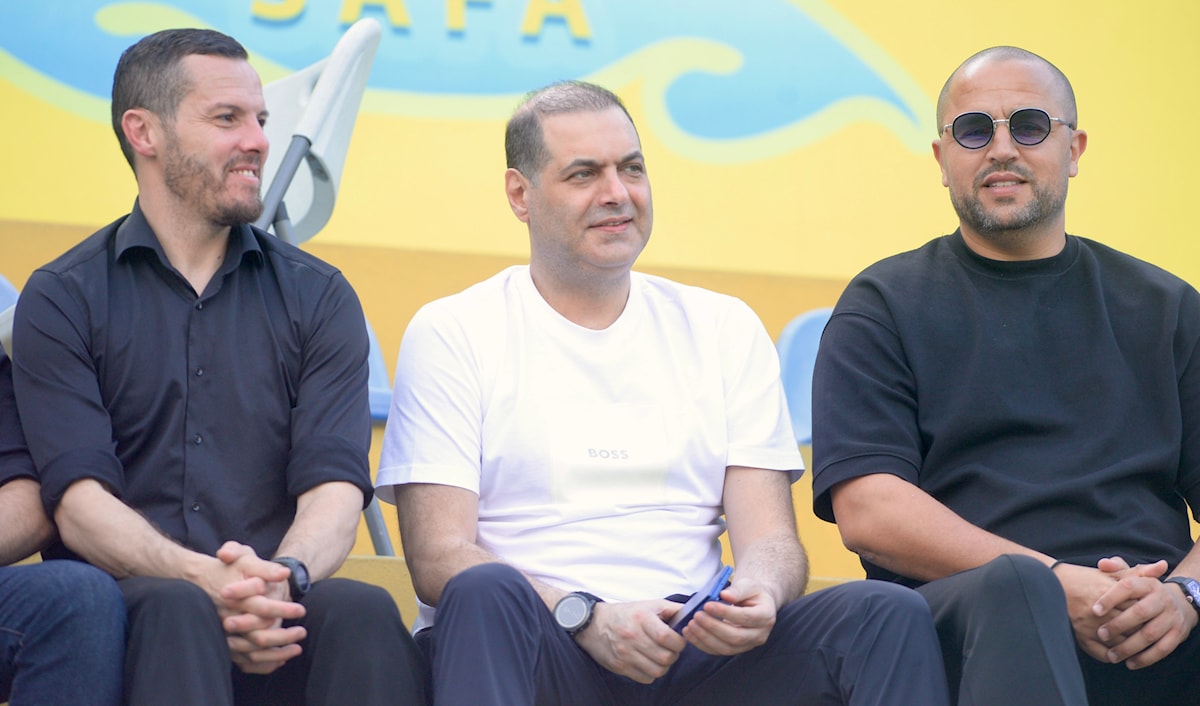 وصل المدير الفني لمنتخب لبنان مجيد بوقرّة إلى لبنان وتابع المباراتين (طلال سلمان)
