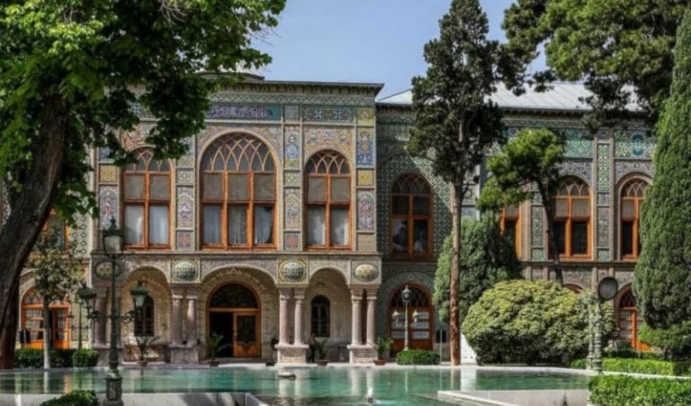بات بامكان حاملي الجوازات العادية السفر إلى إيران لأغراض السياحة أو الزيارة الدينية مرة واحدة كل ستة أشهر (من الويب)
