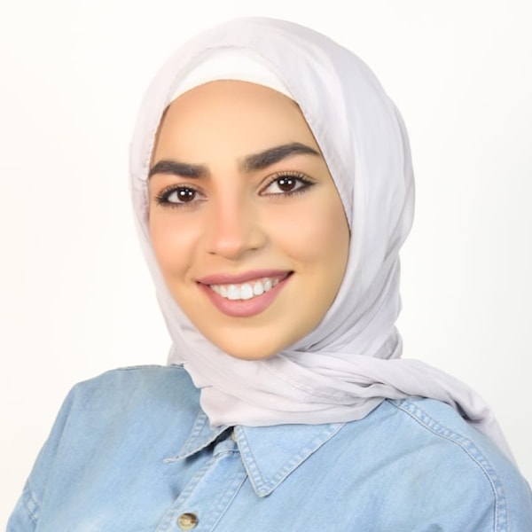 زينب عوض