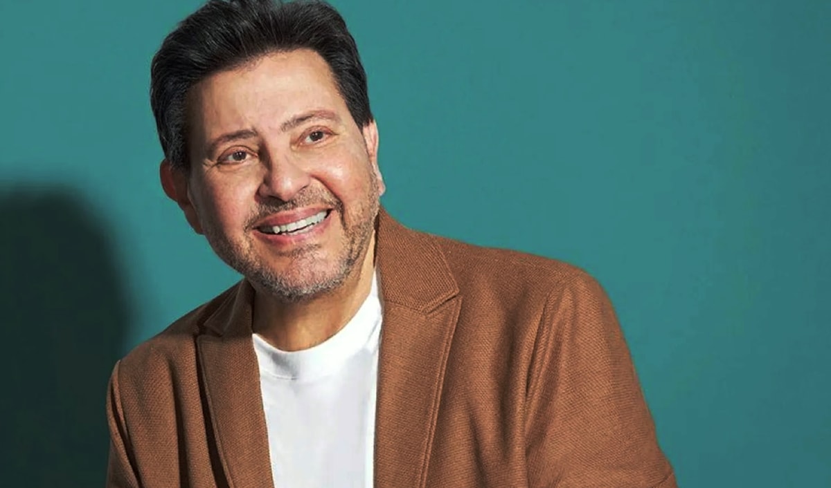 يُعد هاني شاكر من أبرز الفنانين العرب المخضرمين