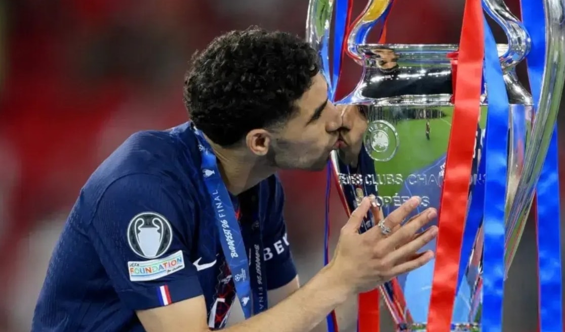 أصبحَ حكيمي ثاني أكثر لاعب إفريقي تتويجاً بلقب دوري أبطال أوروبا تاريخياً.