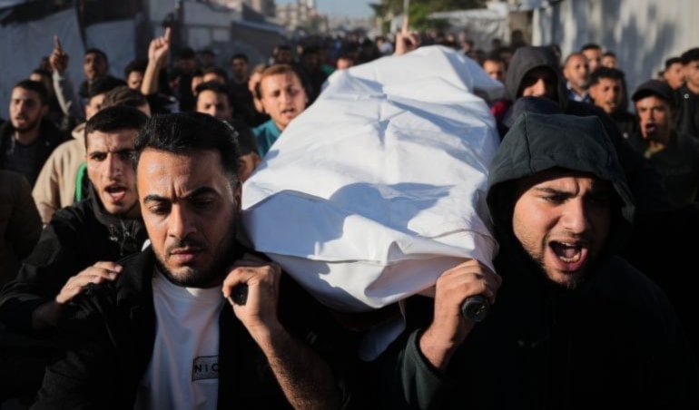أكد الحية أن الشعب الفلسطيني «لن يستسلم ولن يغادر أرضه» (من الويب)