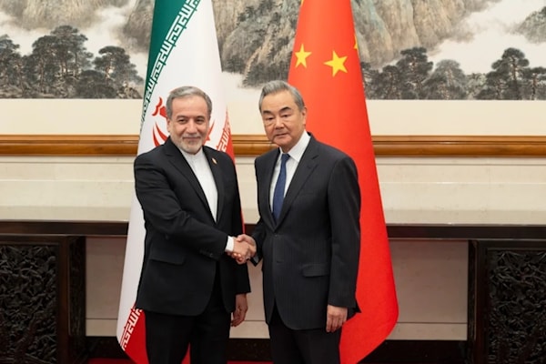 العقدة الأساسية تبقى في رفض طهران القاطع نقل اليورانيوم المخصّب بنسبة 60% إلى خارج البلاد أو تذويبه (شينخوا)