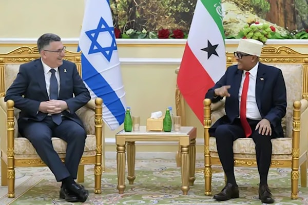 الرئيس الإسرائيلي خلال زيارة لأرض الصومال (من الويب)