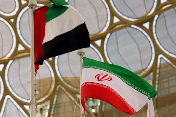 أبلغ مصدران إقليميان «رويترز» بأن الإمارات وافقت على الإفراج عن 10 مليارات دولار لصالح إيران. (من الويب)