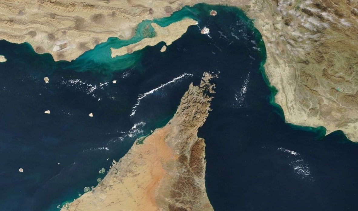 خريطة عامة لمضيق هرمز وفيها تبدو جزيرة قشم الايرانية (من الويب)