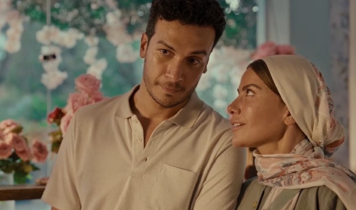 صبا مبارك وأحمد عبدالوهاب في مشهد من مسلسل «ورد على فل وياسمين»
