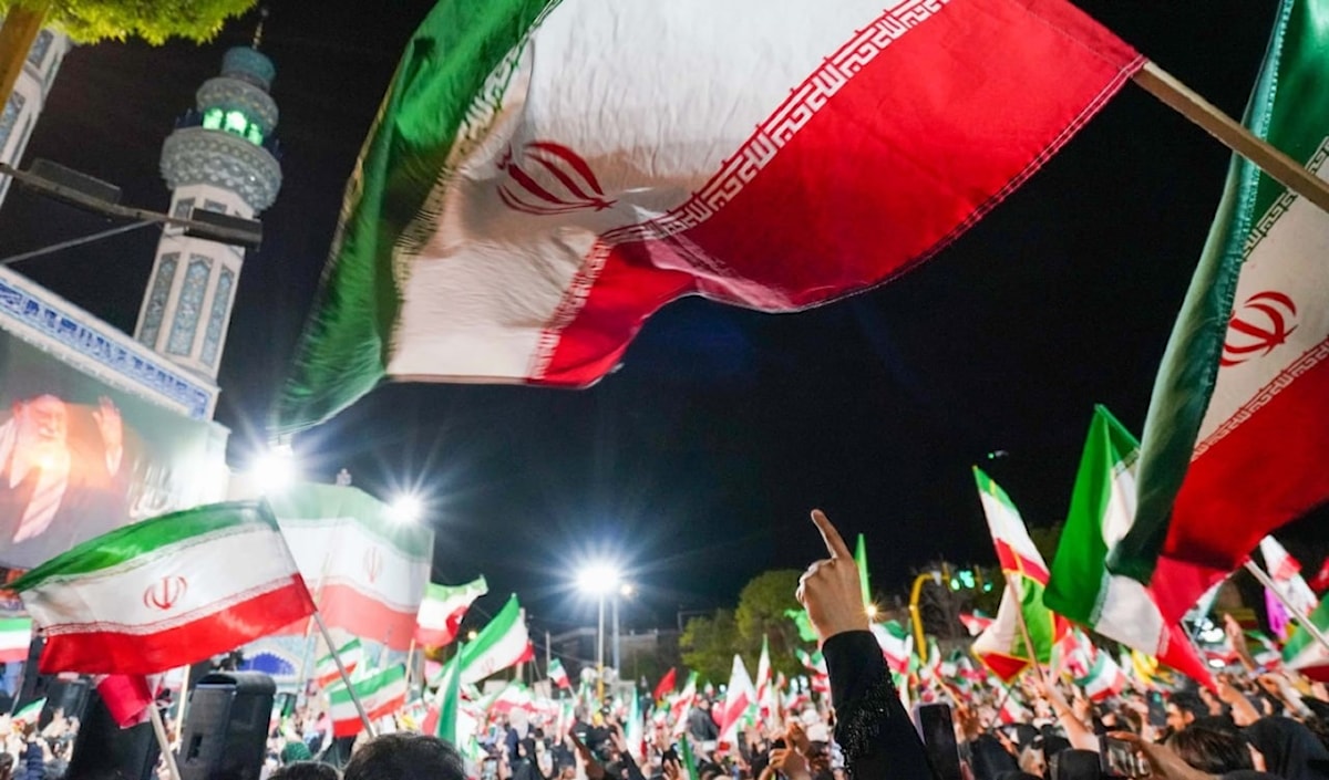 أعلن الحرس الثوري الإيراني إعادة إغلاق مضيق هرمز بشكل كامل (من الويب)