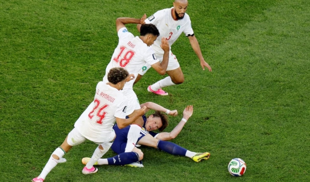 وصلَ المنتخب المغربي بذلك إلى النقطة الرابعة واقتربَ بالتالي من التأهُّل إلى دور الـ32.