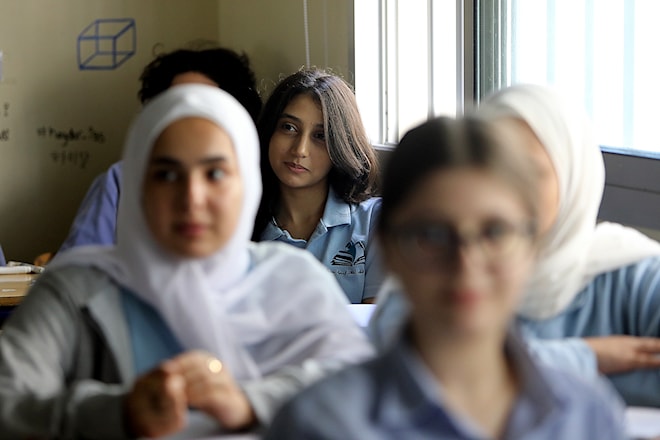 طلاب في مدرسة رسمية في بيروت قبل الحرب (هيثم الموسوي)