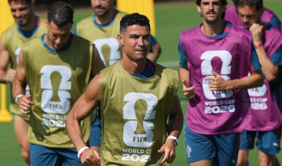 يبحث منتخب البرتغال عن أول فوز له بعد تعثره بالتعادل أمام الكونغو الديمقراطية في الجولة الأولى.