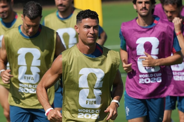 يبحث منتخب البرتغال عن أول فوز له بعد تعثره بالتعادل أمام الكونغو الديمقراطية في الجولة الأولى.