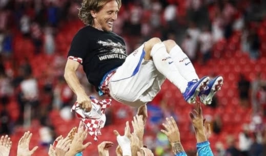 خاضَ مودريتش مباراته الـ200 مع منتخب كرواتيا ورقم 21 في كأس العالم.