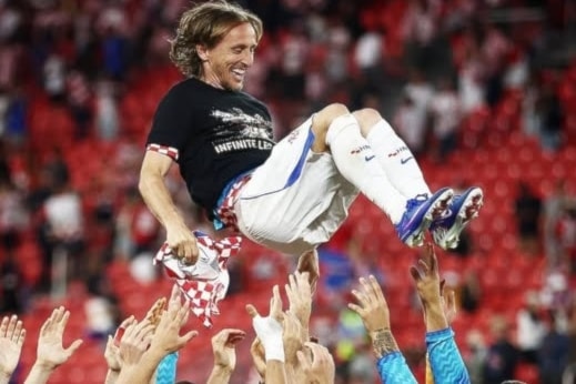 خاضَ مودريتش مباراته الـ200 مع منتخب كرواتيا ورقم 21 في كأس العالم.